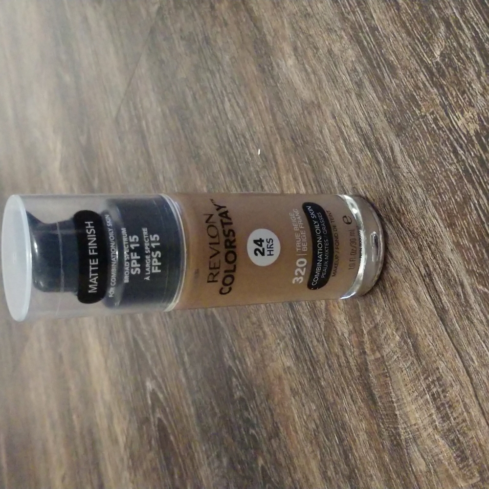 New Revlon colorstay matte finish foundation, 320 true beige, 1.0 oz.